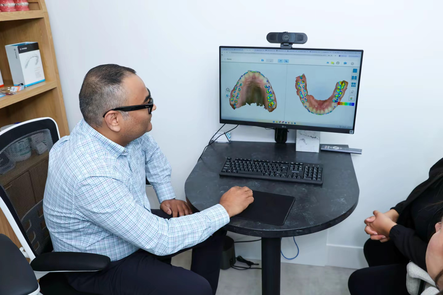 Dental consultation and oral health visual supporting Invisalign health benefits